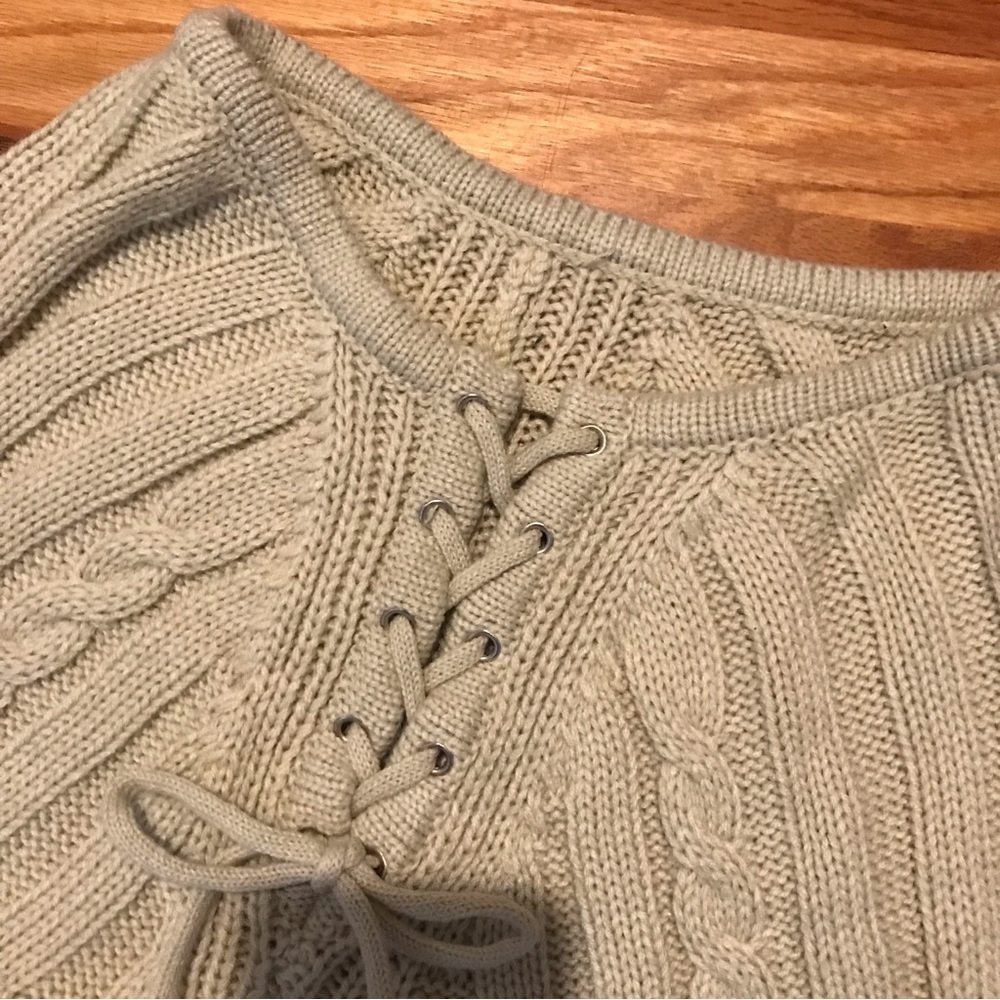 ▪️Cable Knit Poncho